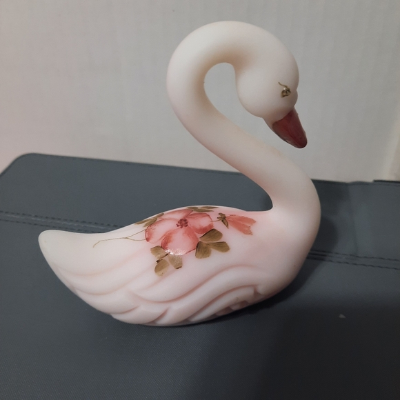 Fenton Glass Satin Rosalene Pink Swan Figurine Hand Painted Artist Signed - Picture 3 of 16
